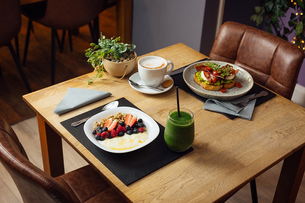 Dolphin Food2-014 web