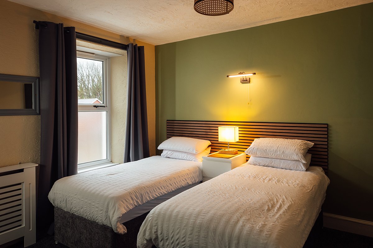 Dolphin Rooms2-001 web