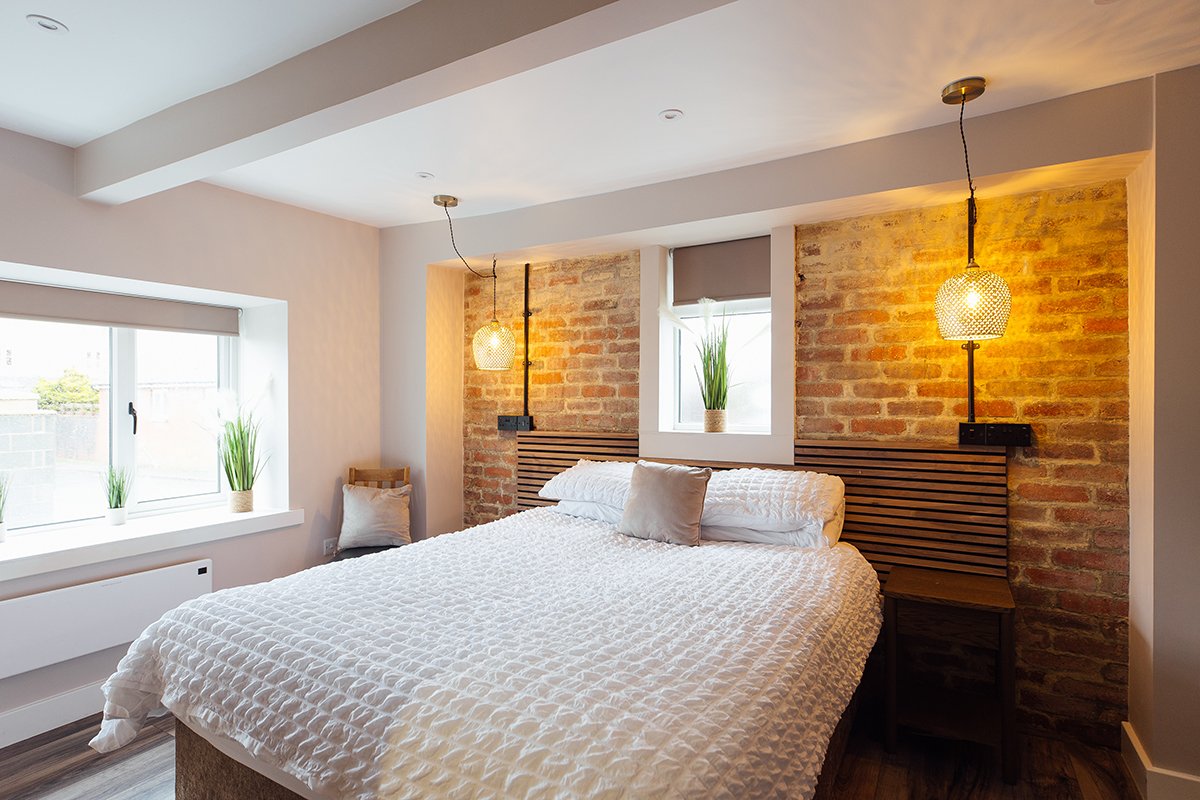 Dolphin Rooms2-035 web